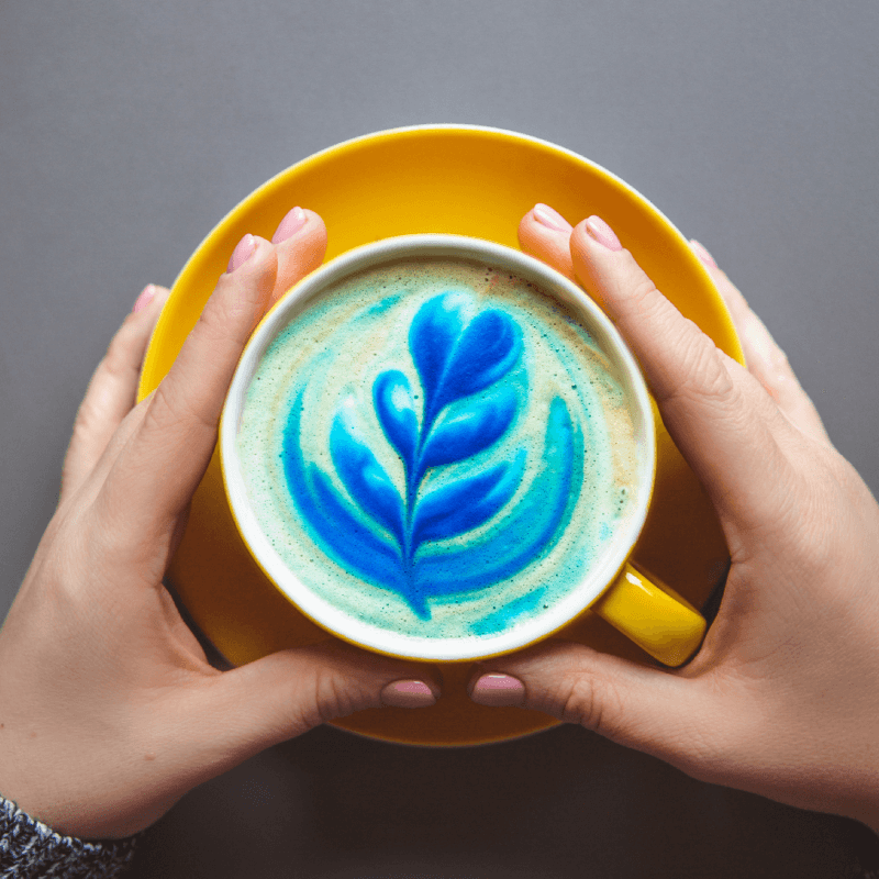 V posledních letech na soutěži World Latte Art Championship trenduje práce s barvami, ale porotci se stále zaměřují především na klasiku.