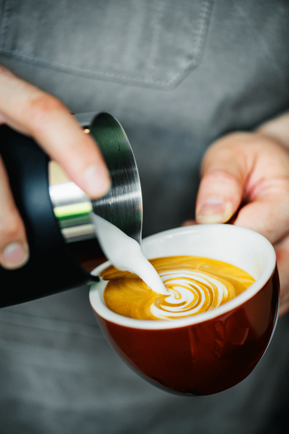 Do světového kola Latte Art soutěže postupují vždy finalisté národních soutěží. 