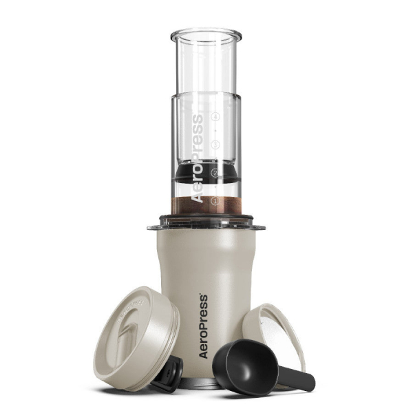 AeroPress Go Plus Travel System - cestovní kávovar - krémový